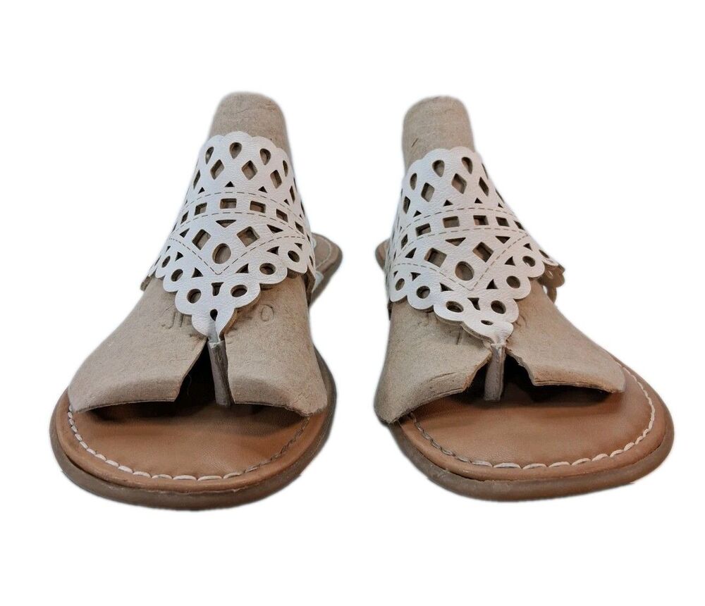 BOC Born Concept White Laser Cut Thong Sandals Womens Size 9M Slip On Flip Flops
